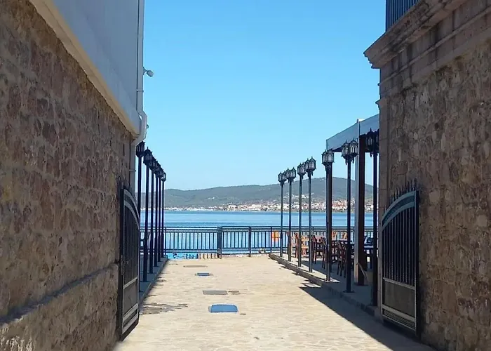 Cihan Айвалик